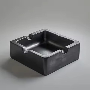 Cendrier en métal de style décoratif, élégant porte-cendres coupe-vent pour l'intérieur et l'extérieur, idéal pour la maison - Product Image 2