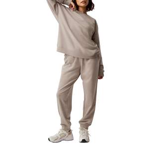 Ensemble de survêtement décontracté 2 pièces pour femme, haut à manches longues et pantalon large, personnalisable avec logo OEM, vente en gros, style modeste - Product Image 2