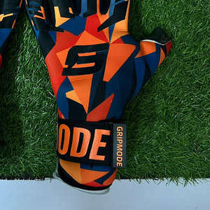 Gants de gardien de but avec doublure intérieure antimicrobienne Stay Fresh, empêchent les odeurs et les bactéries et gardent les gants propres. - Product Image 3