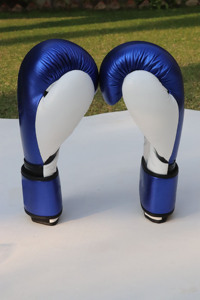 Guantes de Boxeo de Piel 100% Genuina de Primera Calidad, Duraderos para Entrenamiento y Sparring, Logotipo Personalizado, Suministro Directo de Fábrica - Product Image 4