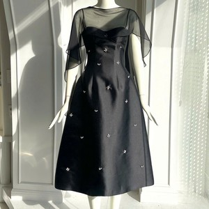 Robe de soirée élégante vintage pour femme, brodée, en organza, manches courtes, avec cape en mousseline transparente, respirante, coupe trapèze, avec empiècements en maille - Product Image 4