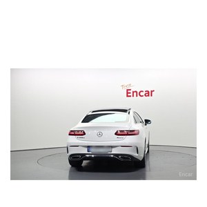 Mercedes-Benz Clase E E300d 4MATIC Coupé, Agosto 2023, 35,253 km, Diésel, Automático, Asientos de Cuero, Volante a la Izquierda, Cámara Trasera - Product Image 4