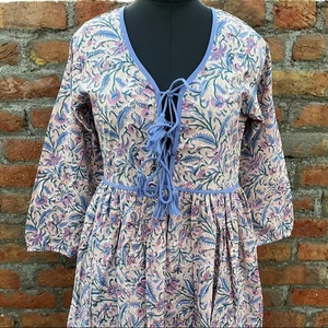 Robe longue maxi 100% coton, imprimée à la main, col en V, manches longues, motif floral, style décontracté indien, prix usine - Product Image 1