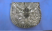 Boîte décorative en laiton en forme de coquille avec poignée chaîne, design traditionnel, décoration intérieure pour table