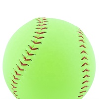 Bola Softball Hijau Warna Solid Ukuran Standar Jahitan Lembut untuk Latihan