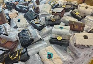 Lotes de Bolsos de Mujer Variados al por Mayor, Bolsos Elegantes con Diseños Aleatorios, Nuevos, Liquidación de Existencias de Ropa - Product Image 2