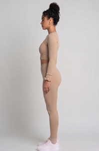 Ensemble 2 pièces de sport pour femme : Crop top de compression à manches longues et leggings, vêtements de yoga Sst - Product Image 3