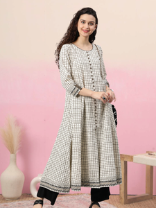 ชุดอานาร์กาลีคุร์ตาผ้าฝ้ายสีขาวลายตารางสำหรับผู้หญิง คอทรงกลม แขนสามส่วน สไตล์ลำลองแบบชาติพันธุ์ทั่วโลก - Product Image 2