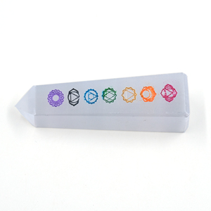Obélisque en Sélénite Naturelle 7 Chakras, Tour de 7-9 cm, Pointe de Cristal Gravée, Baguette de Méditation, Décoration d'Intérieur, Vente en Gros - Product Image 2