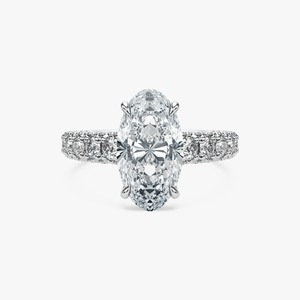 Anillo de Compromiso con Diamante Cultivado en Laboratorio, Corte Moval, 2.5CT, Oro Amarillo de 14K, Banda con Piedras Laterales, Joyería Nupcial Personalizada, Venta al Por Mayor - Product Image 5