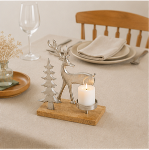 Porte-bougie artisanal en métal argenté en forme de renne et d'arbre de Noël avec base en bois de manguier naturel pour une décoration festive de la maison - Product Image 2