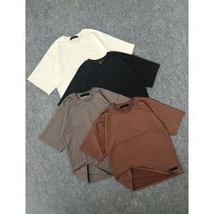 T-shirts basiques pour hommes, couleur unie, légers, en coton doux et respirant, pour les commandes en gros et les commandes sous marque privée. - Product Image 1