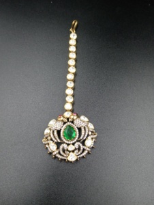 Élégante épingle à cheveux argentée pour femme avec pierres vertes et strass, écologique et faite à la main, pour accessoires de coiffure de mariage - Product Image 6