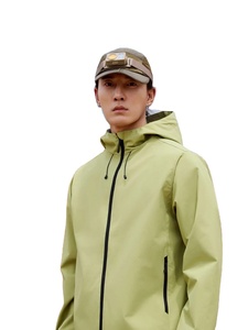 Veste Softshell de Course F1 Personnalisée Noire Légère et Coupe-Vent avec Broderie Intensive, Boutons Métalliques et Poignets Côtelés - Product Image 1