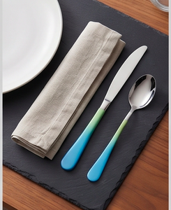 Ensemble de couverts minimalistes en acier inoxydable avec manches dégradées bleu-vert, compatibles lave-vaisselle, pour la table. - Product Image 1