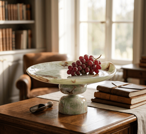 Ensemble de 2 supports à gâteau ronds en résine - Écologiques, faits à la main, lavables au lave-vaisselle pour gâteaux, cupcakes et présentation de desserts par UO INDIA - Product Image 1