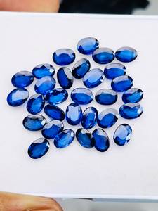 Lot de pierres précieuses saphir bleu naturel, taille ovale, bonne qualité, bel éclat, belle couleur, parfaites pour la fabrication et le polissage, à prix avantageux. - Product Image 1