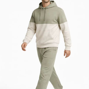 Ensemble de survêtement sportif sur mesure de qualité supérieure, coupe ajustée, pour la gym, le fitness, l'entraînement et la course à pied, en vente - Product Image 4