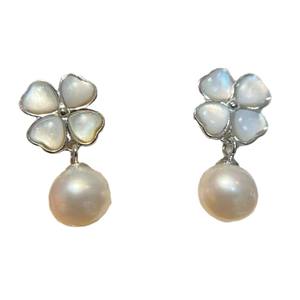 Boucles d'oreilles classiques et élégantes en perles Barrok, tempérament polyvalent avec des perles d'eau douce irrégulières, beauté naturelle - Product Image 5