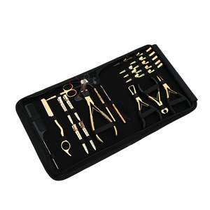 Kit d'extension capillaire personnalisé : Pince à sertir pour nano-rings et extensions adhésives, Coupe-bandes, Mini-ciseaux à boucle, Peigne à queue rasoir, Pinces bec de canard - Product Image 1