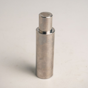 AMT VINA – Goupille de guidage escalonnée en acier allié de haute précision, usinée CNC, pièces de rechange, usine certifiée ISO9001, service OEM - Product Image 1
