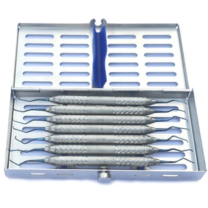 Kit d'hygiène dentaire 7 pièces avec curettes parodontales Gracey et cassette de stérilisation pour détartrage et planification radiculaire - Product Image 1