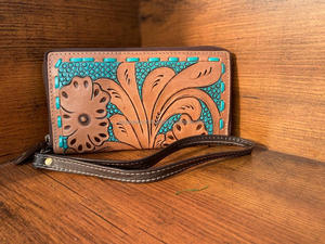 Pochette à bracelet en cuir véritable faite à la main de style occidental pour femmes pochette en cuir sculptée de couleur turquoise de taille compacte de vente chaude - Product Image 4