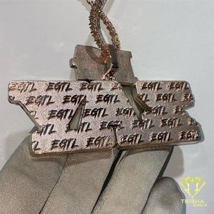 จี้ตัวอักษรสั่งทำแบบ Iced Out เงินแท้ 925 ประดับเพชรโมอิสซาไนต์ สร้อยคอแบบ Statement - Product Image 4