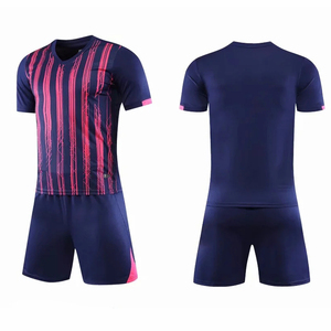 ชุดฟุตบอลสตรีแบบกำหนดเอง เสื้อฟุตบอลแขนสั้นและกางเกงขาสั้นสำหรับการฝึกซ้อมและการแข่งขันกีฬาประเภททีม - Product Image 4