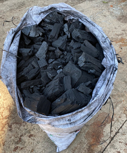 Charbon de bois de bois dur naturel KAW Premium du Vietnam pour barbecue et restaurant, 7000-8000 Kcal/kg, 80-90% de carbone fixe, 4-6 heures de combustion - Product Image 5