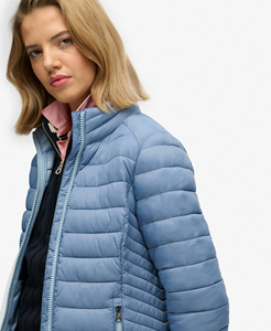 Chaqueta de invierno acolchada personalizada para mujer, ropa informal premium para exteriores, a prueba de viento, con cierre de cremallera y bolsillos laterales. - Product Image 5
