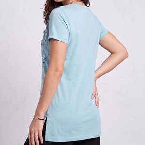 T-shirt en coton pour femme 160 GSM, imprimé floral géométrique, coupe longue, fente latérale, tunique bleue, fabricant de vêtements - Product Image 4