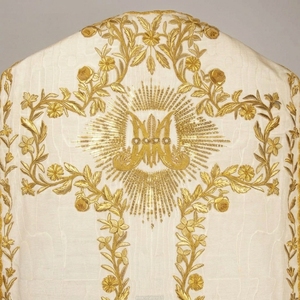 Chasuble de luxe pour église catholique, brodée à la main avec du fil d'or - Product Image 3