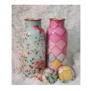 Botella de Agua de Cobre Ecológica Tradicional para Uso Diario, Unisex, Inspirada en el Bienestar Ayurvédico y un Estilo de Vida Saludable - Product Image 3