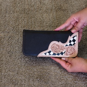 2026 Wholesale New Arrival Women's Floral Decorated <b>Wallet</b> Hand Tooled Leather Credit Card Holder <b>RFID</b> Blocking Genuine <b>Wallet</b> - Product Image 1