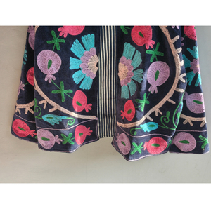 Chaqueta Acolchada Reversible Hecha a Mano en India, Chaqueta Unisex de Terciopelo de Algodón Premium con Botones, Regalo Perfecto para Ella en Invierno - Product Image 5