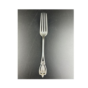 Cubiertos de acero inoxidable Noble Heritage diseñados para simplificar las necesidades de comedor mediante una durabilidad excepcional y un valor práctico. - Product Image 5