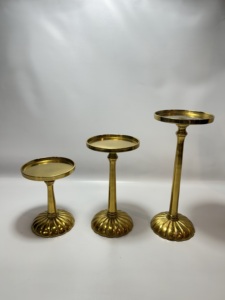 Ensemble de bougeoirs coniques en aluminium doré style nordique à 3 niveaux, centre de table pour mariage et fête, vente en gros - Product Image 3