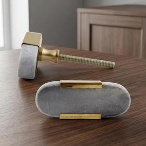 Pomo de Gabinete de Mármol con Tirador de Latón, Diseño Ovalado Moderno para Cajones y Armarios, Tirador de Muebles Ecológico y Duradero - Product Image 1
