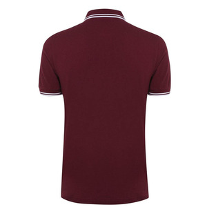 Camisa de Manga Corta Azul Claro para Hombre, con Ribete Rojo y Blanco en el Cuello, 100% Algodón Jersey, Secado Rápido, Estilo Urbano, Corte Regular - Product Image 3