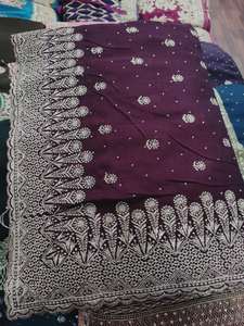 Exquisito Sari de Seda Vichitra con Borde de Zari y Pedrería, Combinado con Blusa a Juego - Elegancia Redefinida para Adultos - Product Image 4