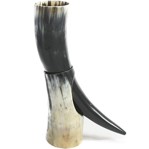 Nuevo y Popular Cuerno de Buey Pulido Estilo Vikingo Medieval Ecológico para Beber con Soporte de Hierro Decorativo - Product Image 1