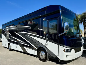 Autocaravana Usada Newmars Ventanas Class <span class=keywords><strong>2022</strong></span>, 4-6 Pasajeros, Emisión EURO 5, Interior Espacioso, <span class=keywords><strong>Precio</strong></span> con Descuento - Product Image 1