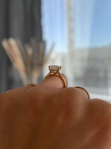 Anillo Solitario de Diamante Corte Princesa de 2.00CT, Cultivado en Laboratorio, Oro Amarillo de 14K, Regalo Sorpresa de Boda para Novia - Product Image 5