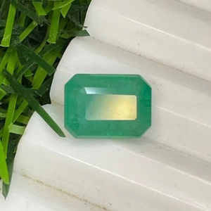 Émeraude naturelle taille octogonale 9x6,60 mm. Magnifique émeraude pour bijoux. - Product Image 1