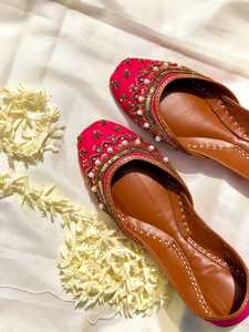 9. Premium Handmade Khussa Women Pumps Embroidered Traditional Pakistani Flats Comfortable Bridal Fashion Shoes OEM ODM - Product Image 3
