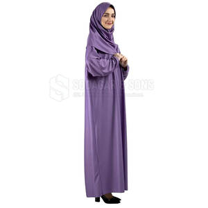 Abaya moderne minimaliste pour femmes avec des lignes épurées et un look élégant, style luxueux. - Product Image 5