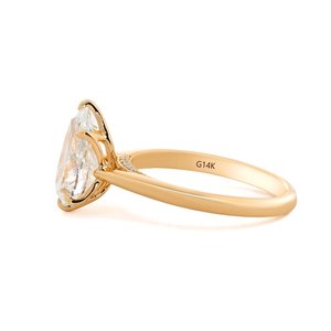 Anillo de compromiso de oro amarillo de 14K con diamante de laboratorio de 2 quilates con corte de pera para mujer, diseño floral romántico con cesta y halo oculto de 6 garras - Product Image 2