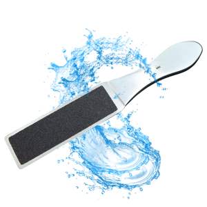 Râpe à pieds en acier inoxydable – Conception ergonomique antidérapante avec surface de ponçage double face pour éliminer les callosités, les talons fendillés et les peaux mortes - Product Image 4