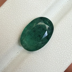 Esmeralda Natural de Zambia de Lujo, 4.56 Quilates, Verde Brillante, Ovalada, para Diseños de Joyería Fina Personalizada Premium - Product Image 1